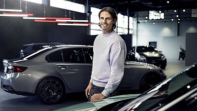 Yann Sommer in einem Showroom