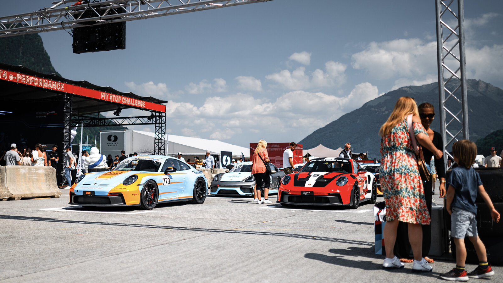 Events mit viel PS. Mit dem STREETLIFE Veranstaltungskalender verpasst du keinen Anlass mehr. Bild: Porsche Festival Mollis 2023, Mollis, Porsche AG