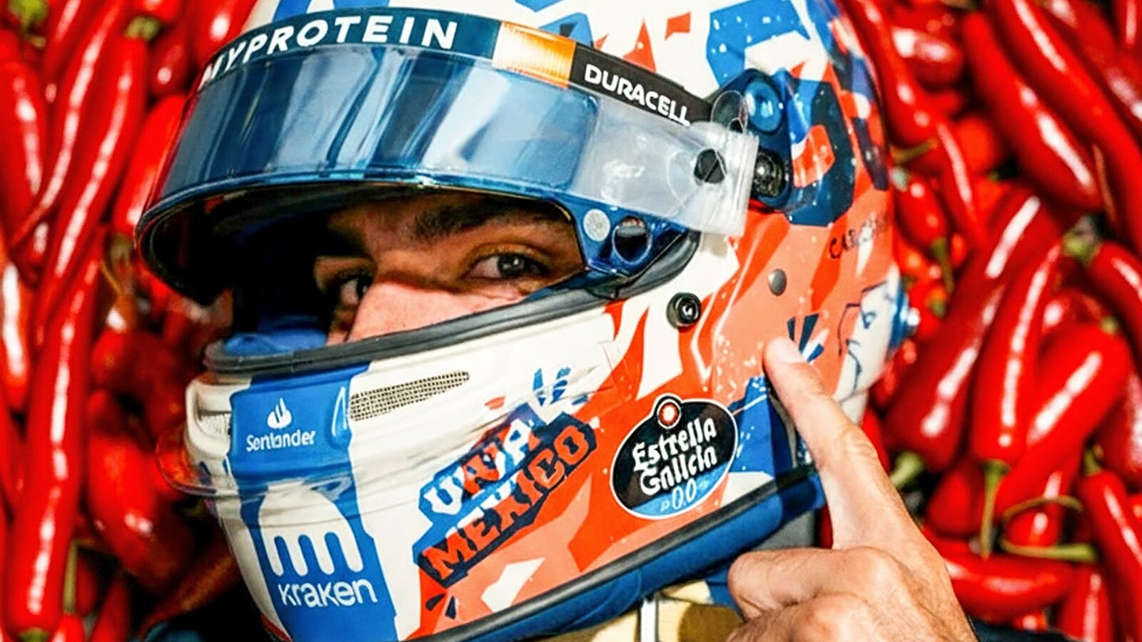 Carlos Sainz jun. mit Helm