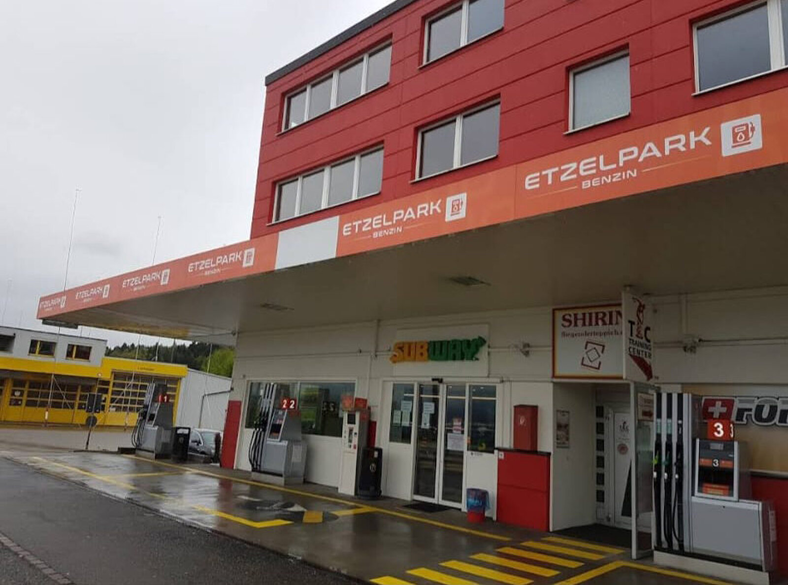 Tankstelle Etzelpark Benzin