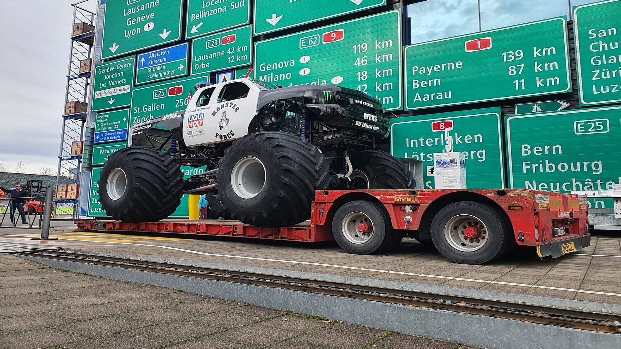 Schweizer Monstertruck