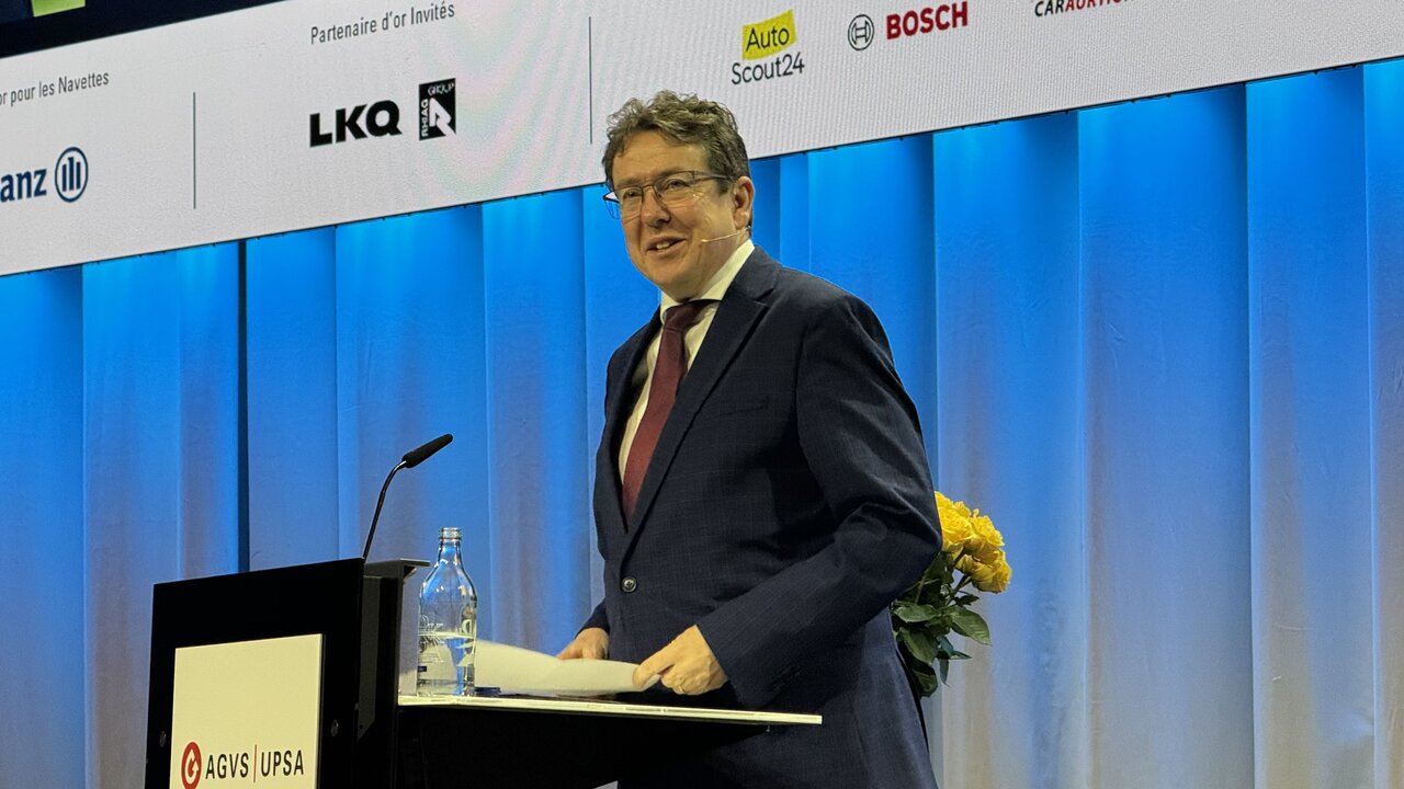 Bundesrat Albert Rösti am Tag der Garagen