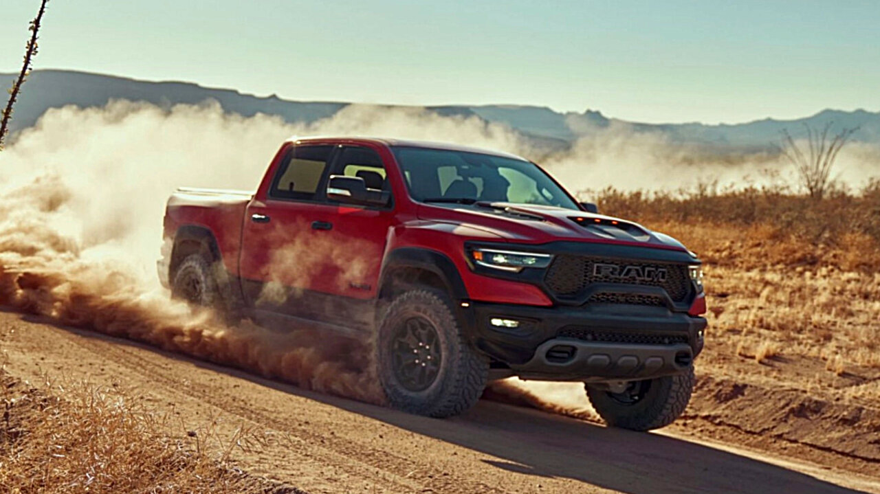 Amerika scheint völlig vernarrt in seine Pickups. Hinter F-150 und Silverado folgt auf Rang 3 der RAM 1500 und auf Rang 4 der monumentale GMC Sierra. Bild: RAM.com