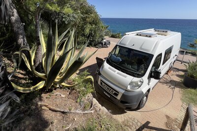 Für die rund 4 Millionen Camperfahrzeuge, welche in Europa aktuell eingelöst sind, wird es auf den Campingplätzen immer enger. 