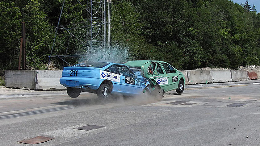 Crahstest im Dynamic Test Center DTC in Vauffelin BE