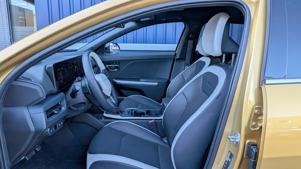 Vordersitze des Kia K4