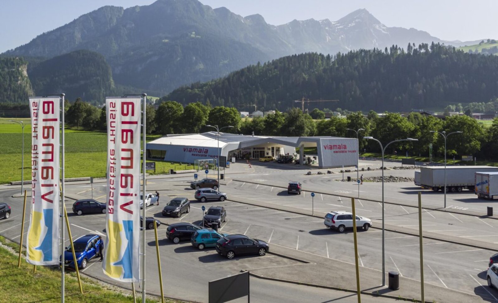 Blick auf die Autobahnraststätte Viamala bei Thusis GR