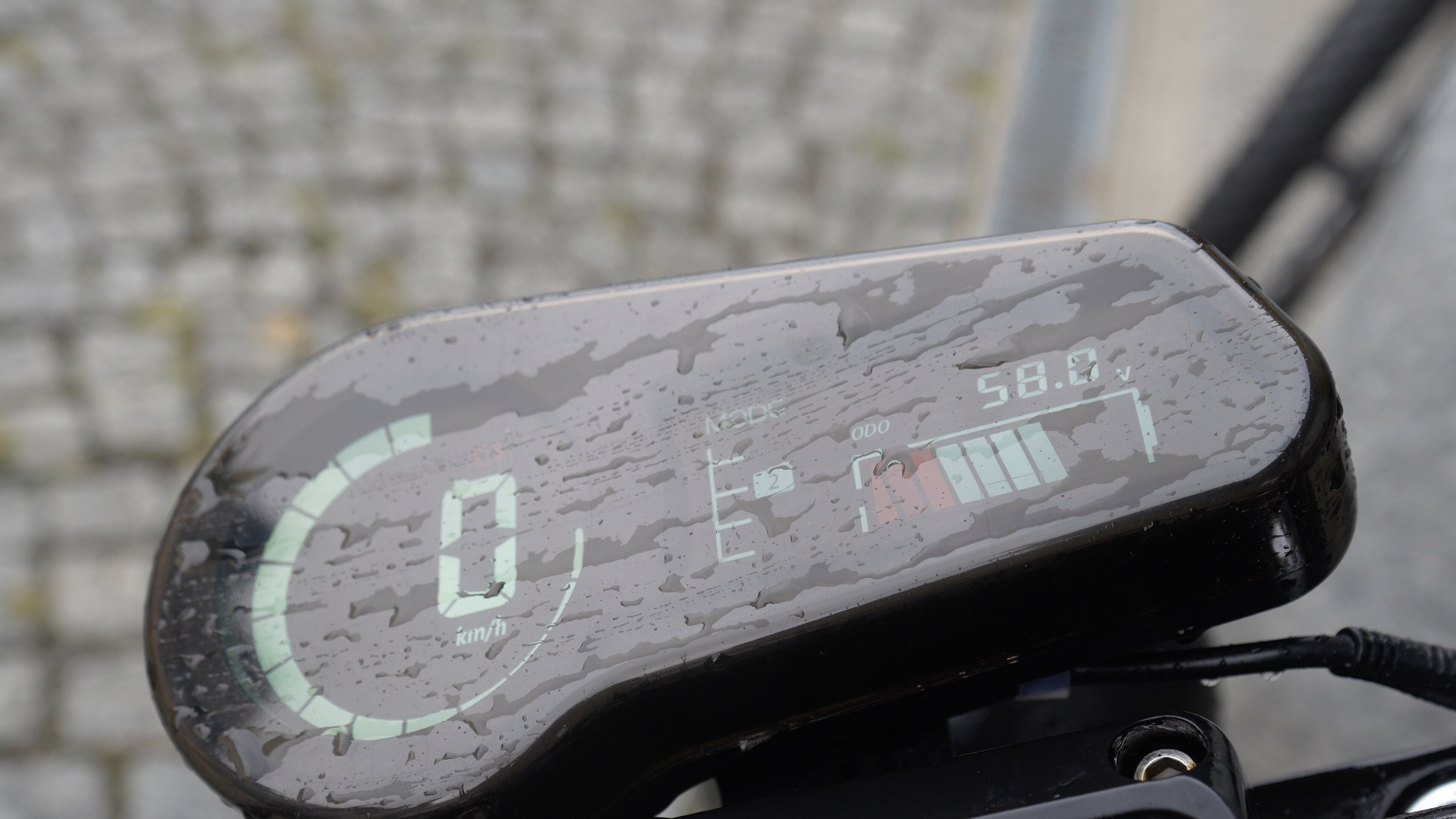 Akku-Stand des Ridelec Ghostrider nach der Fahrt von Airolo auf den Gotthardpass
