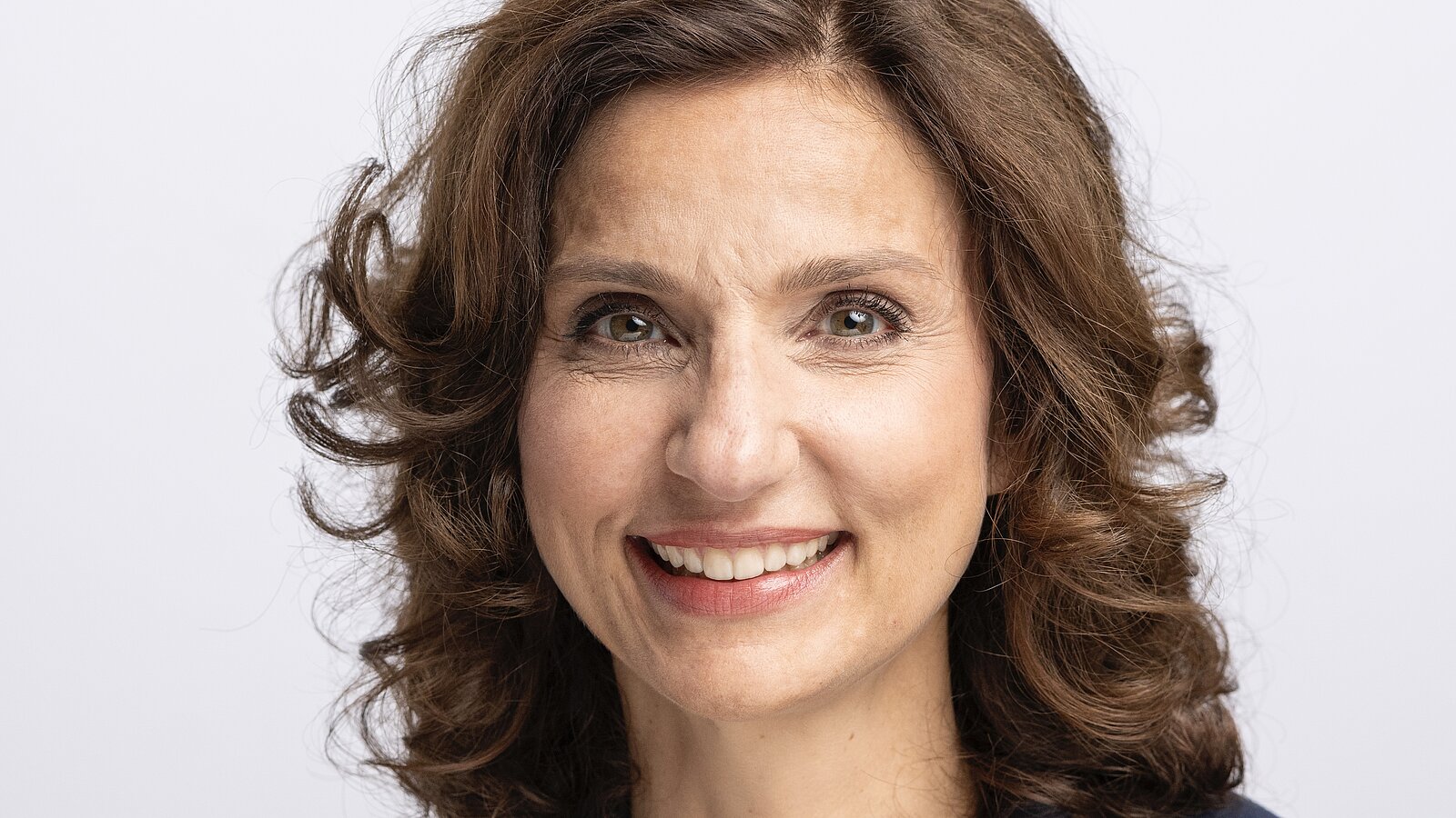 Typische Vorstösse der Aargauer Sozialdemokratin sind Leistungsbegrenzung für Neulenker, Verbot von lauteren Reifen oder mehr Bussen durch den Einsatz von Lärmblitzern und Handyblitzern. Jetzt will Gabriela Suter auch bei der Traktionskontrolle in die Entscheidungsfreiheit der Autofahrer eingreifen. Bild: parl.ch