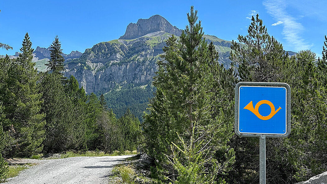 Strassentafel für Bergpoststrasse