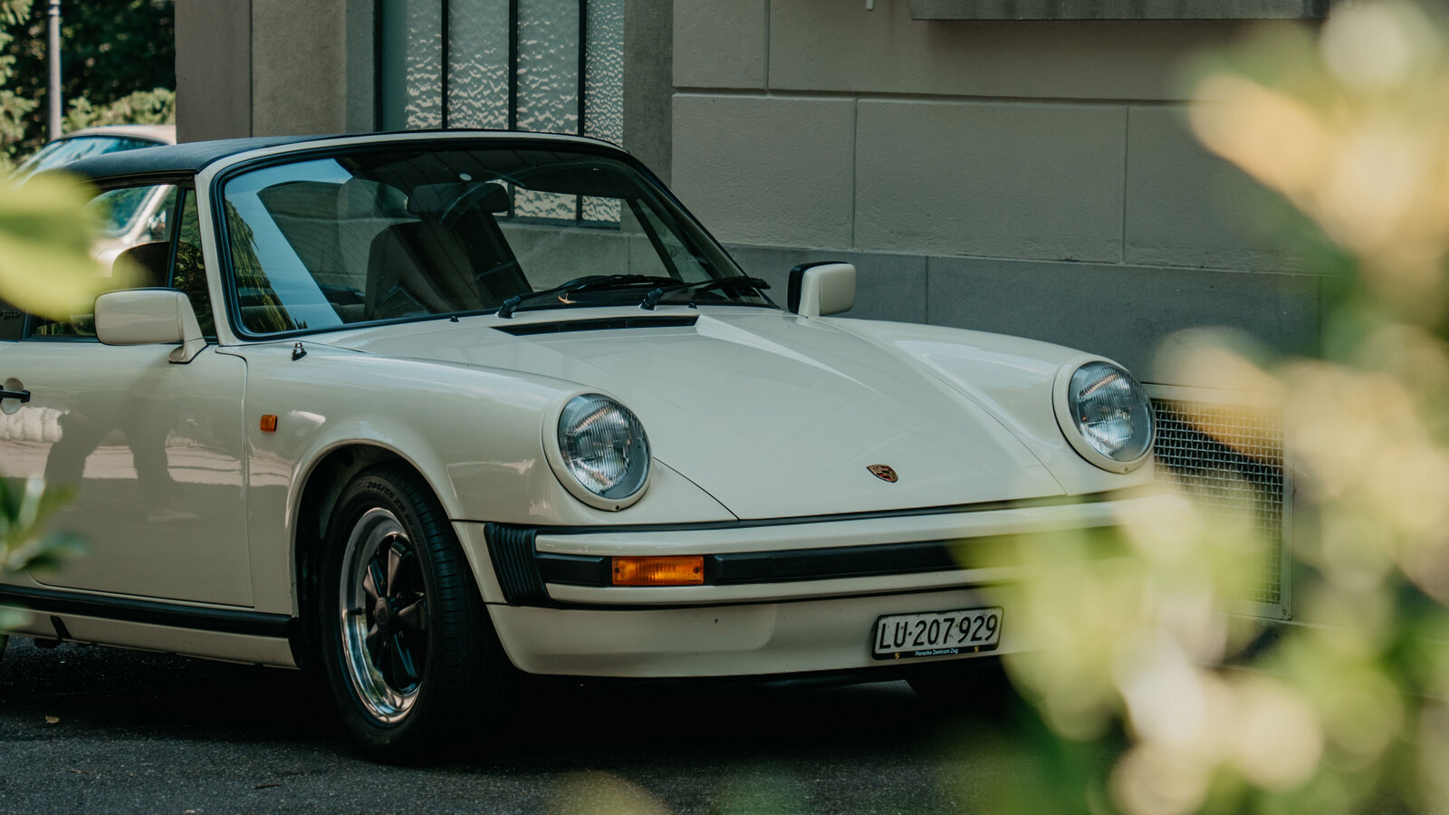 Porsche beim Classic Cars & Coffee im Belvoirpark Zürich