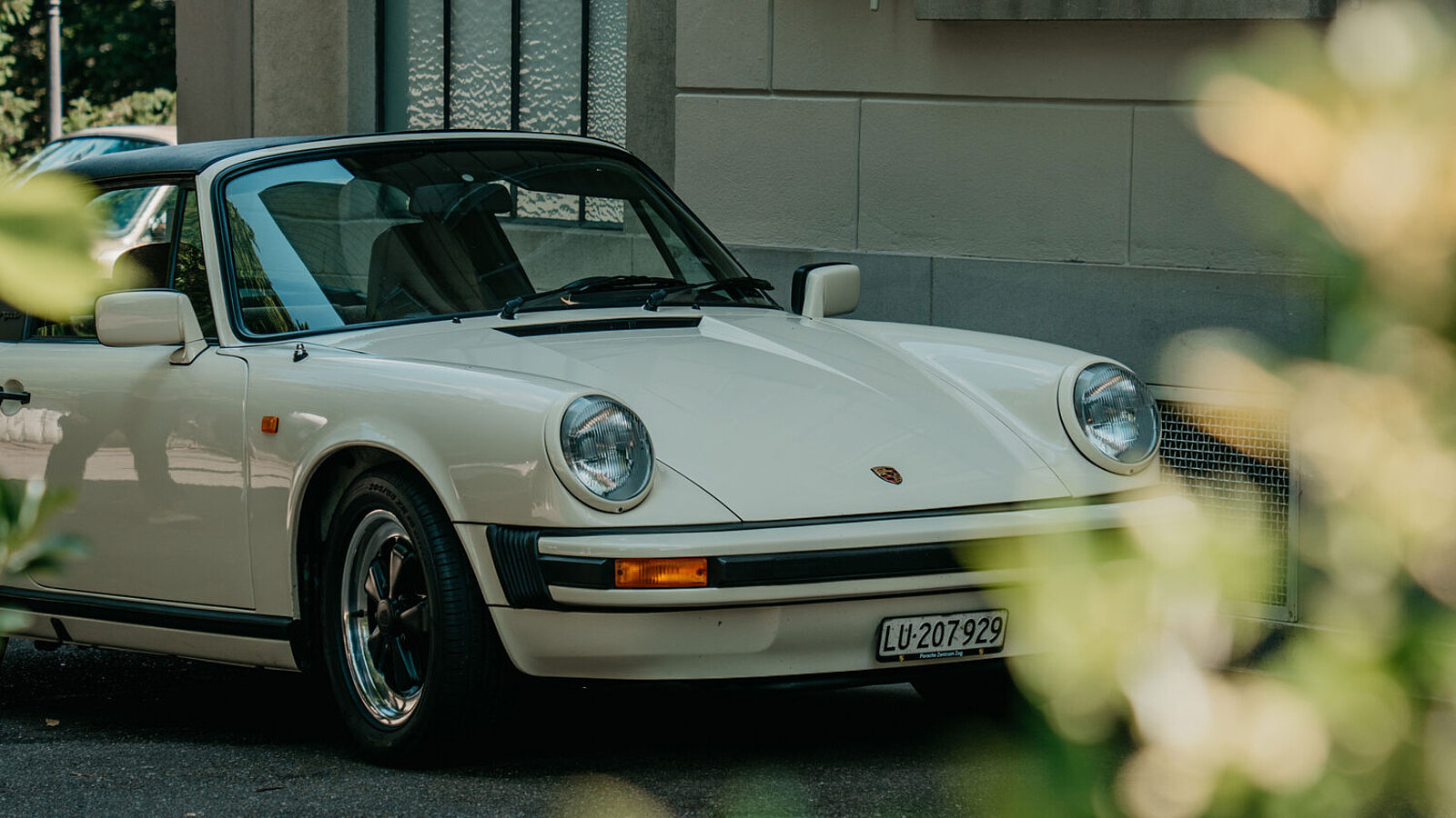 Porsche beim Classic Cars & Coffee im Belvoirpark Zürich