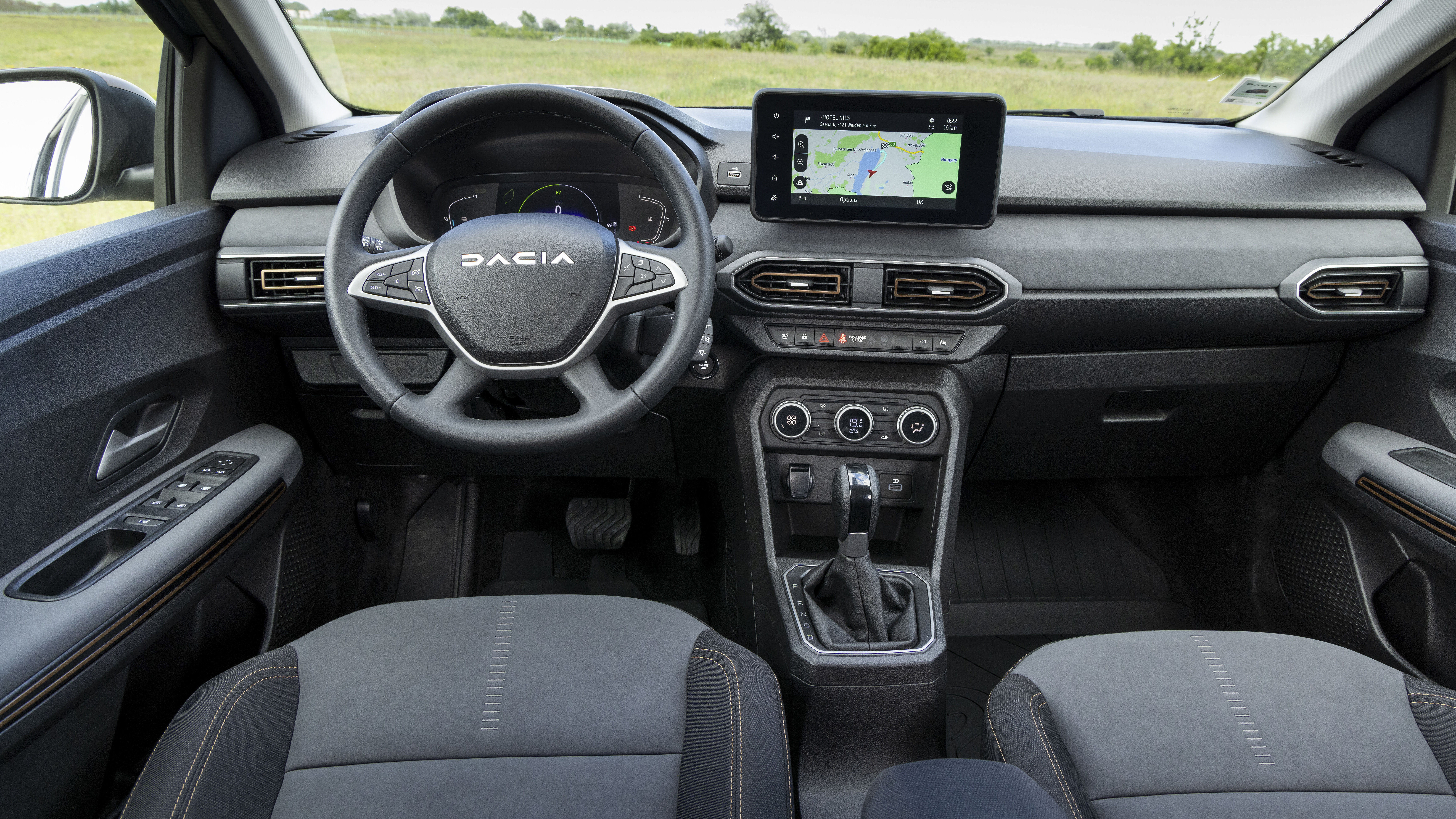 Cockpit des Dacia Jogger