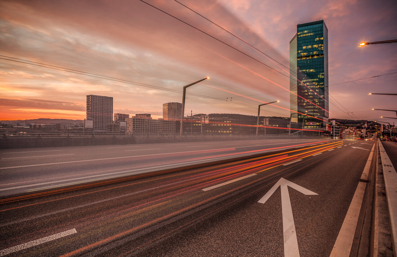 Hardbrücke und Prime Tower in Zürich