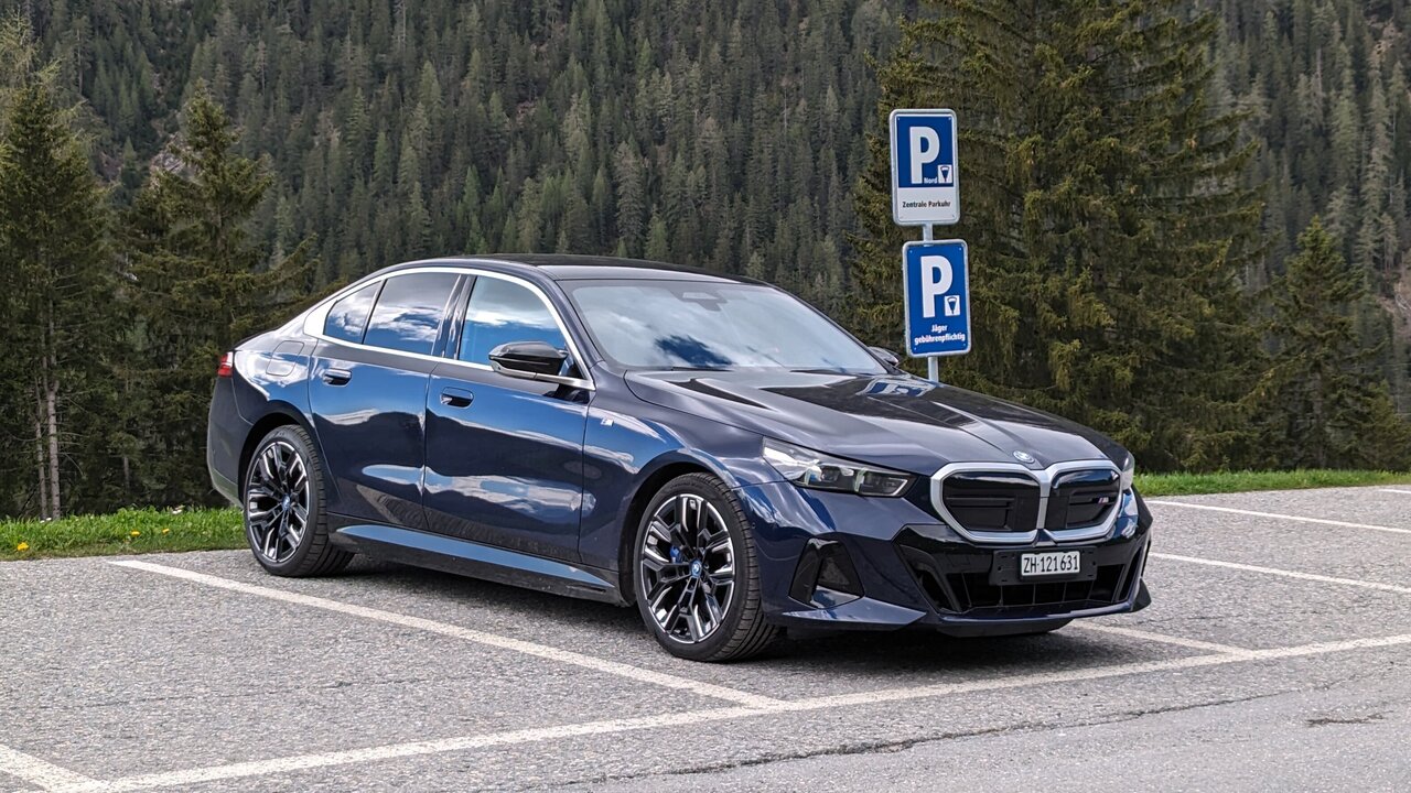 BMW i5 von vorne