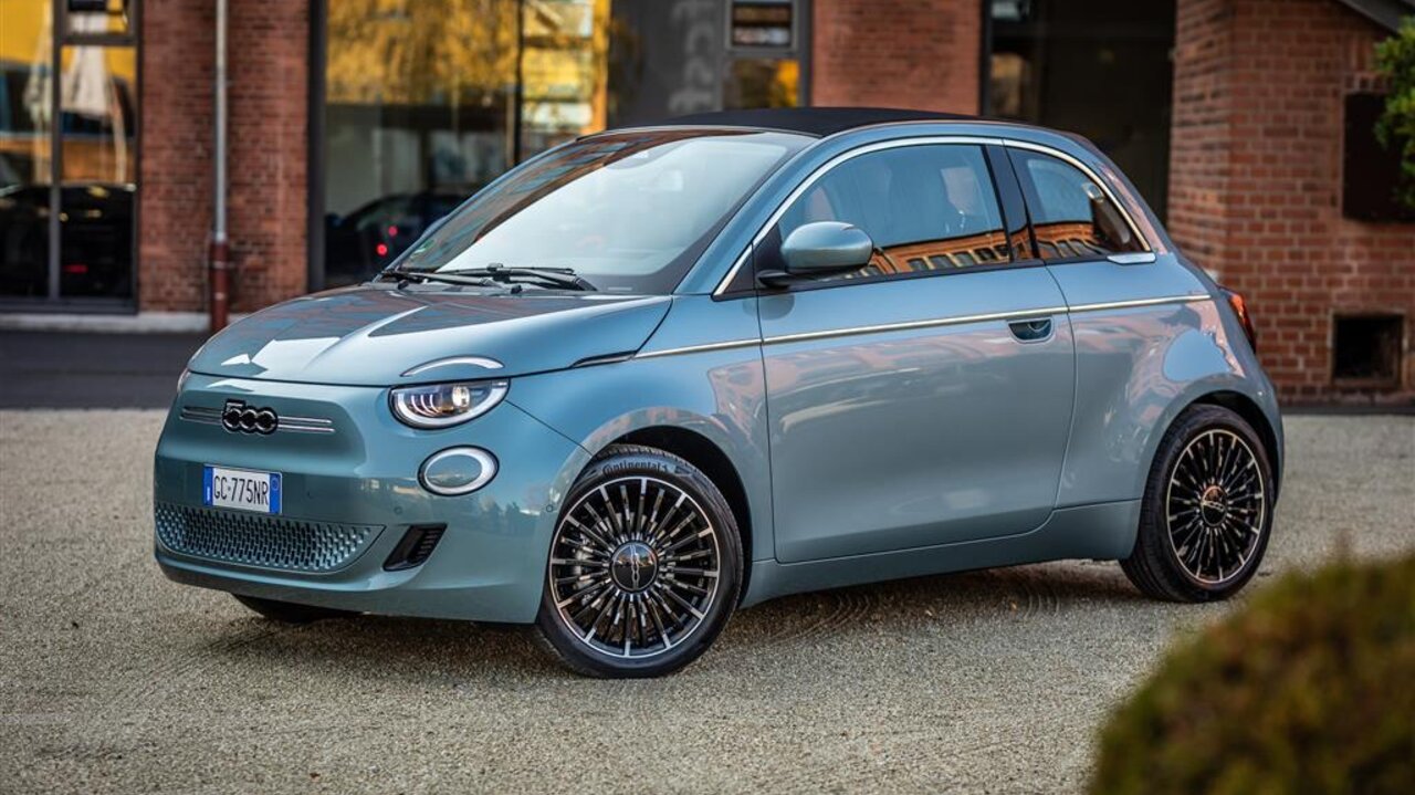 Petrus würde im Fiat 500 rumflitzen... Bild: Stellantis