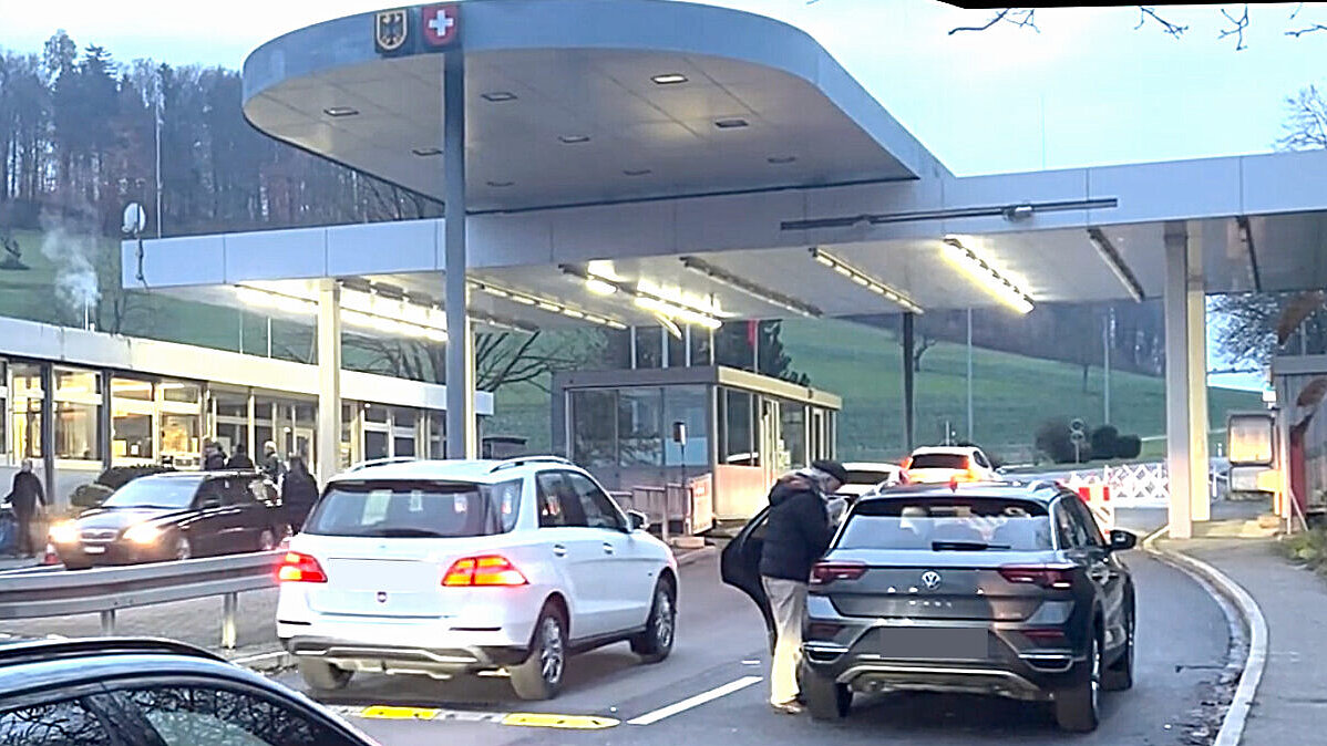 Der Bund senkt die Zollfreigrenze von 300 auf 150 Franken. Bild: STREETLIFE