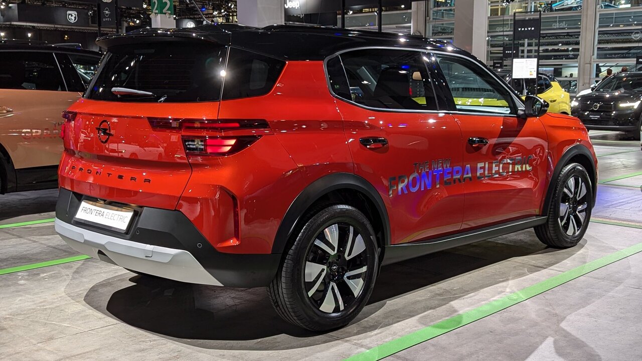 Opel Frontera an der Auto Zürich