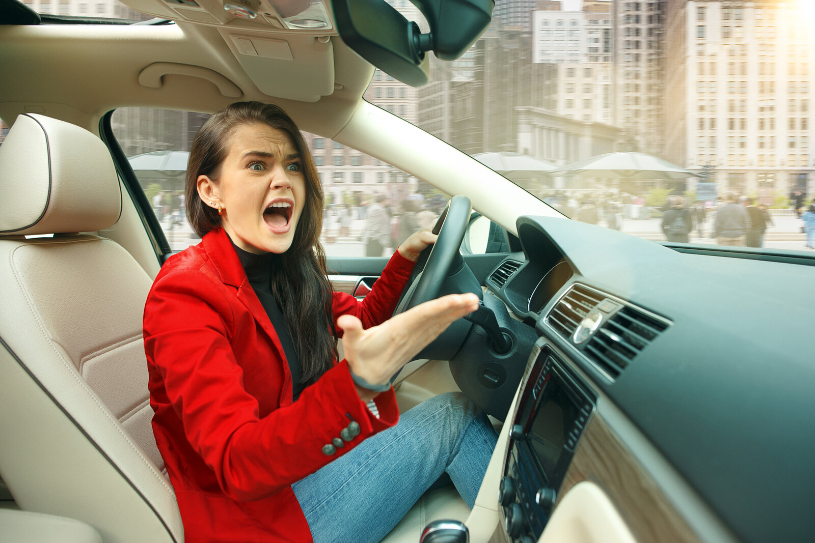 Der Strassenverkehr kann bei vielen Autolenkern zu Stresssituationen und aggressivem Verhalten führen.