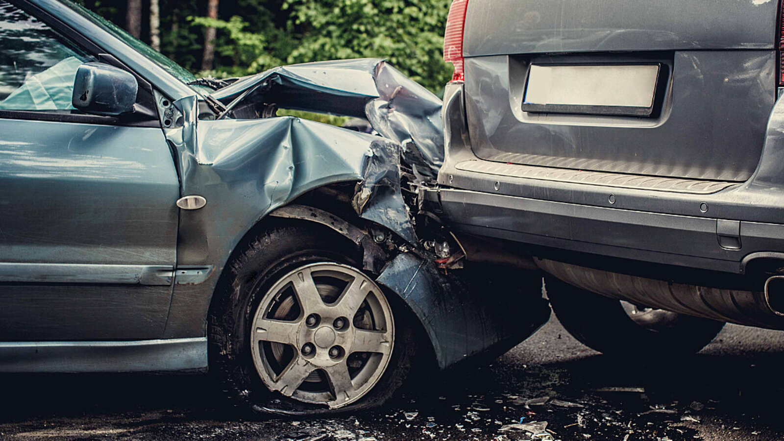 Front-Bremslichter verkürzen die Reaktionszeit von Autofahrenden, kommt die Studie zum Schluss. Bild: Freepik.