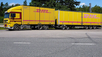 Die EU lässt sogenannte Gigaliner mit einer Länge von bis zu 25,25 Metern und einem Gewicht von 60 Tonnen zu. Bild: Wusel007, Wikipedia