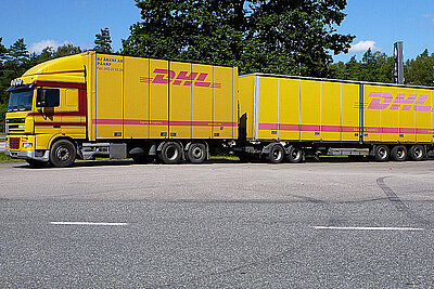 Die EU lässt sogenannte Gigaliner mit einer Länge von bis zu 25,25 Metern und einem Gewicht von 60 Tonnen zu. Bild: Wusel007, Wikipedia