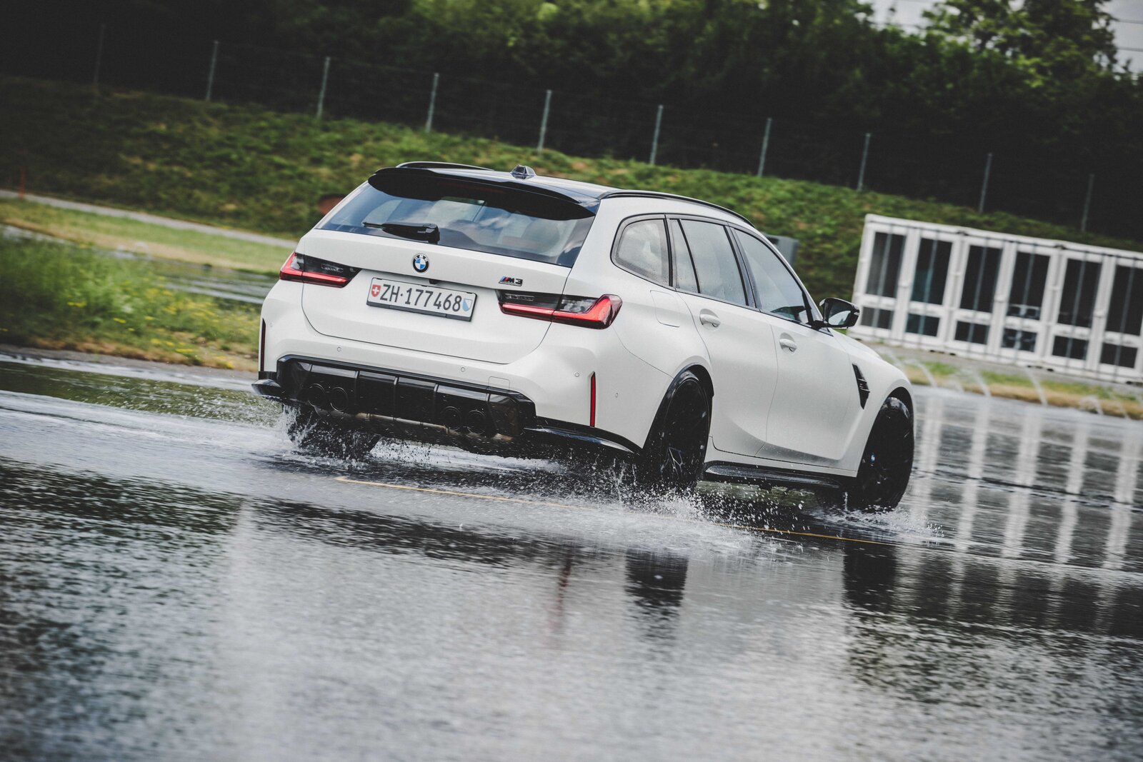 BMW M auf Schleuderkurs Heckansicht