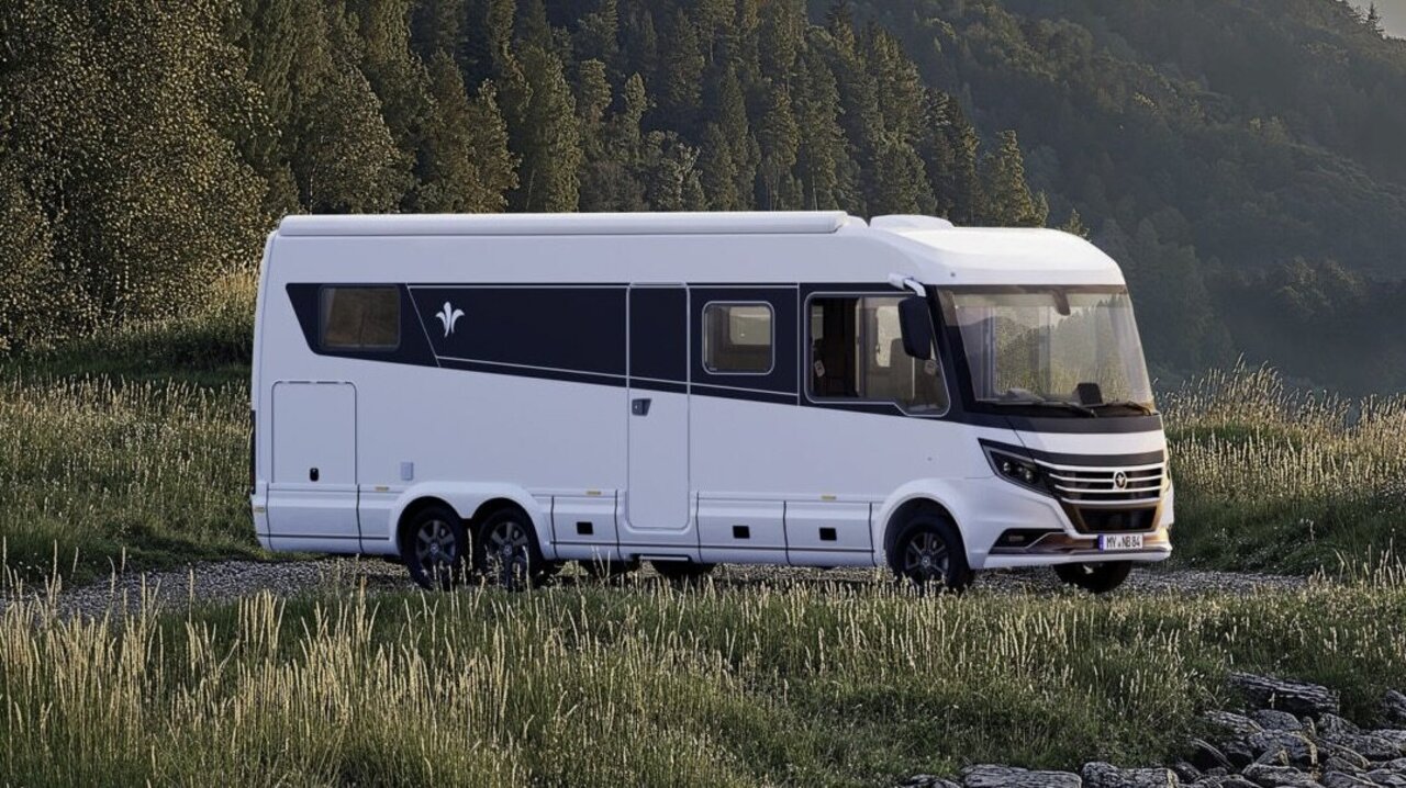 Was für Menschen leisten sich solche Luxusliner? Und wo parkiert man diese bis zu 12 Meter langen, rollenden Appartements? Bild: Niesmann & Bischoff, Arto Reisemobil