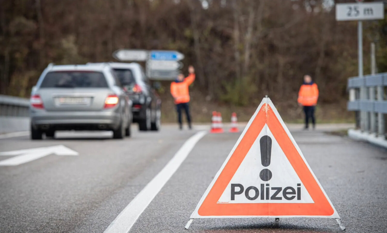 Die zuständige Staatsanwaltschaft im Kanton Wallis verurteilte den Mann zu einer unbedingten Geldstrafe. Symbolbild: Kapo Zürich