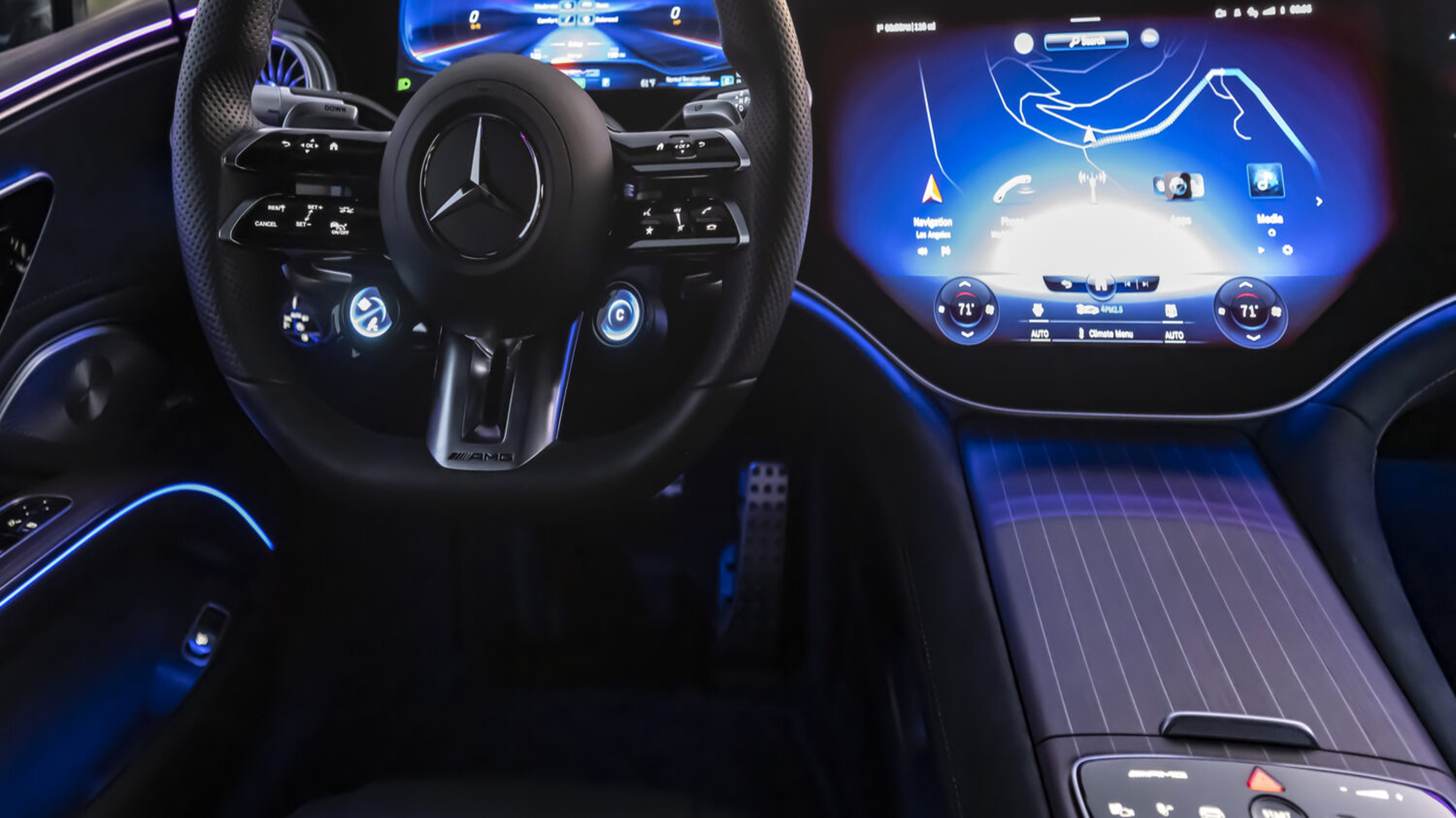 Cockpit des Mercedes EQS