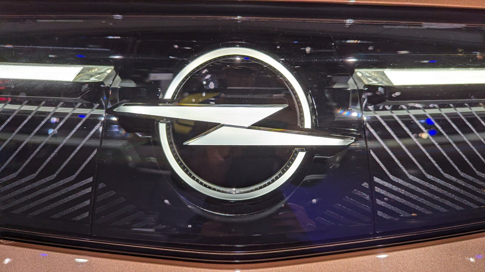 Beleuchtetes Opel-Logo