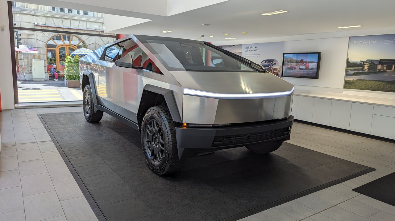 Tesla Cybertruck in Zürich