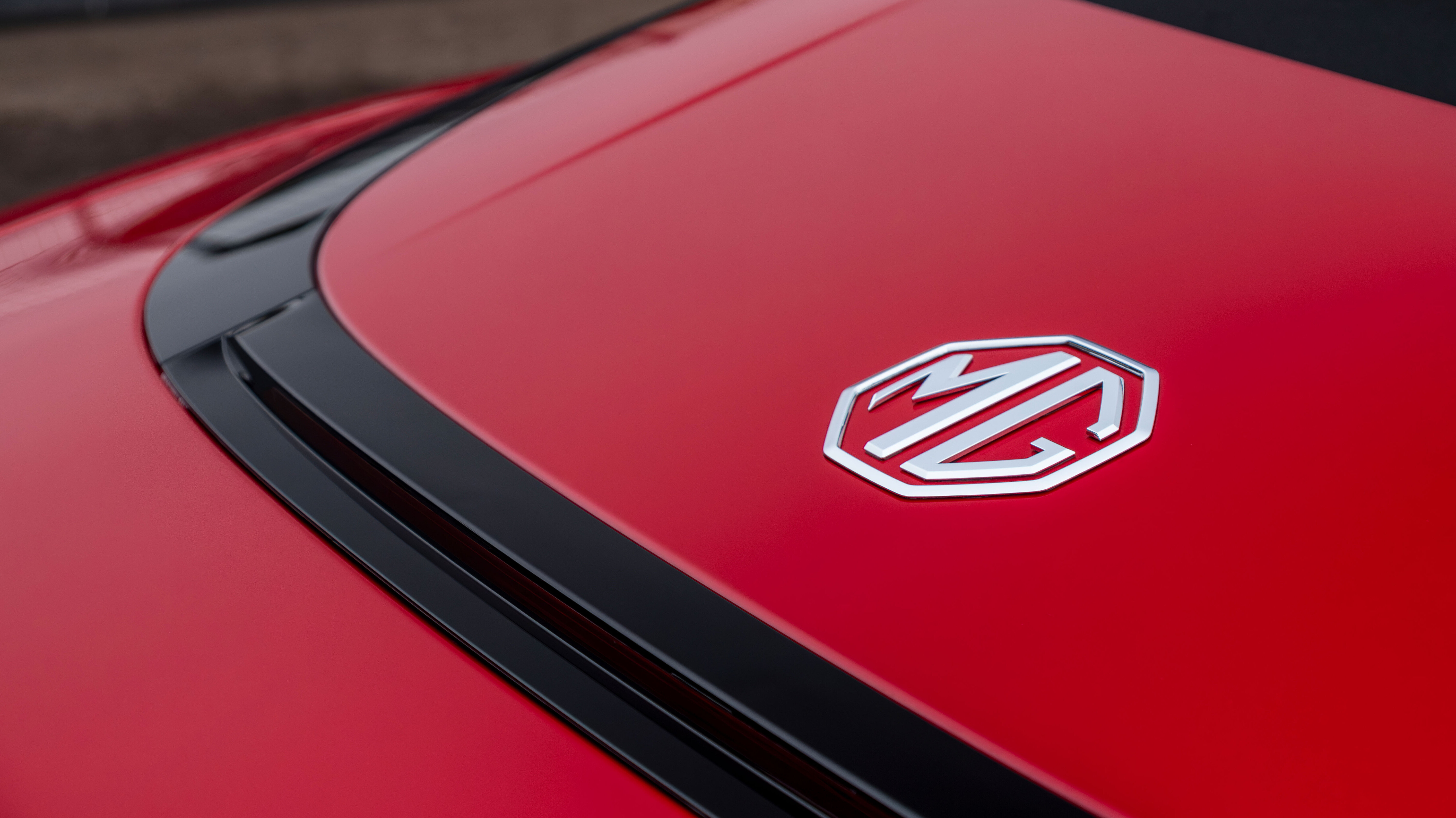 MG-Logo auf der Verdeckabdeckung des Cyberser
