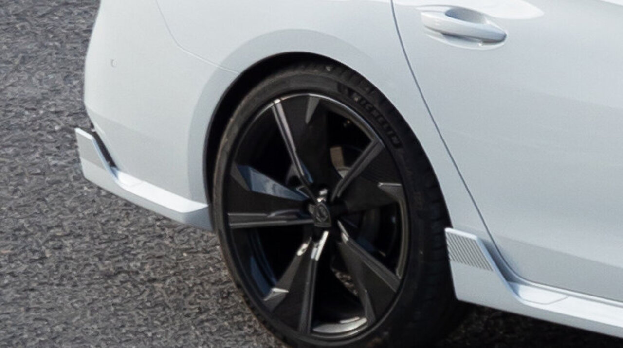 Peugeot 508 SW PSE von der Seite
