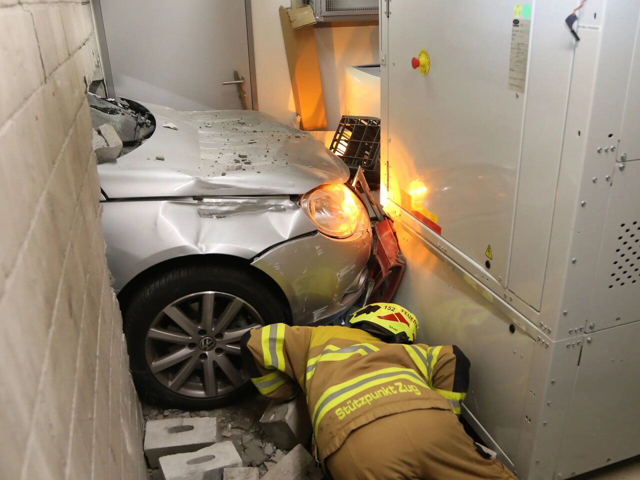 Auto in Wand gefahren - Senioren am Steuer