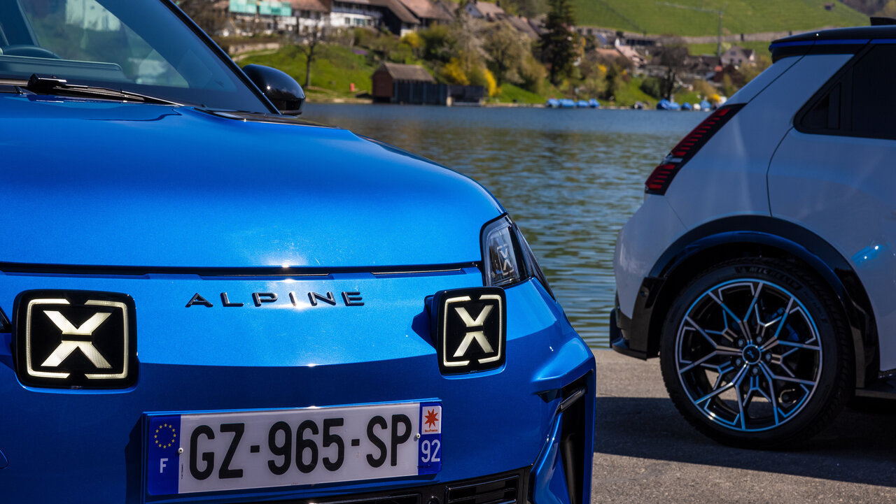 Front der Alpine A290