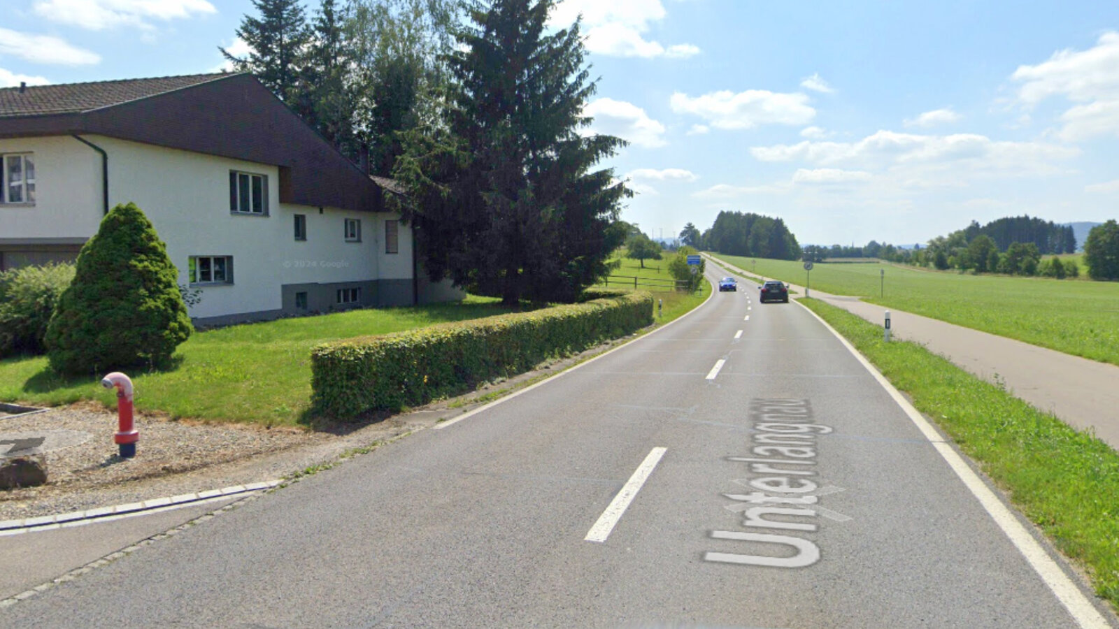 Die Hauptstrasse aus Märwil in Richtung Affeltrangen