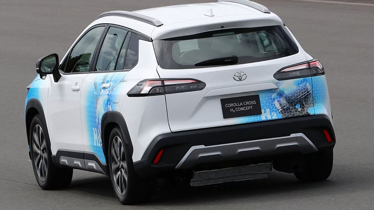 Mit dem Corolla Cross H2 Concept hat Toyota bereits einen Prototyp eines wasserstoffbetriebenen Serienfahrzeugs für die Straße entwickelt.​ Bild: Toyota