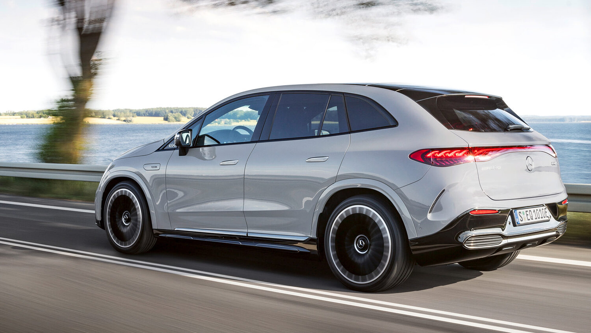 Mercedes EQE SUV