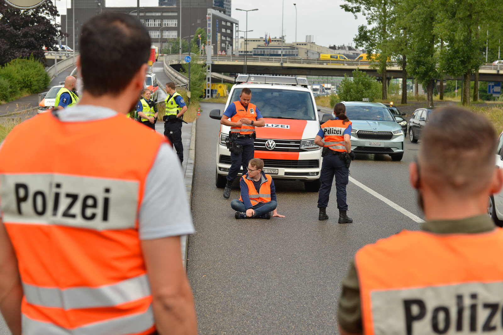 Polizei welche Klimakleber beobachtet