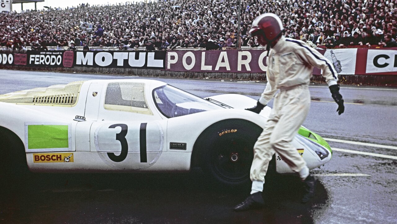 24 Stunden von Le Mans; Nr. 31: Jo Siffert (beim Start) und Hans Herrmann auf einem 908 LH Coupé (29.09.1968)