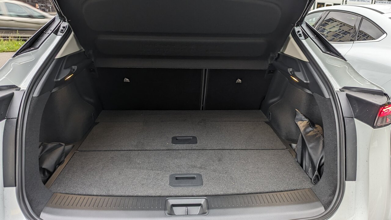 Kofferraum des Nissan Ariya