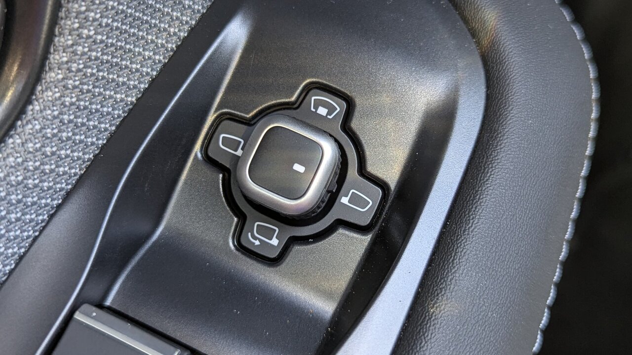 Seitenspiegelverstellung im Opel Grandland