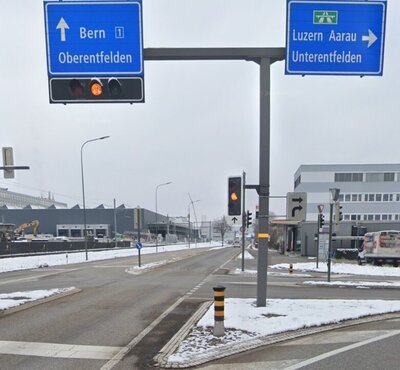 Die Autodiebe versuchten in Oberentfelden AG zu Fuss die Flucht zu ergreifen. Bild: Google Maps.