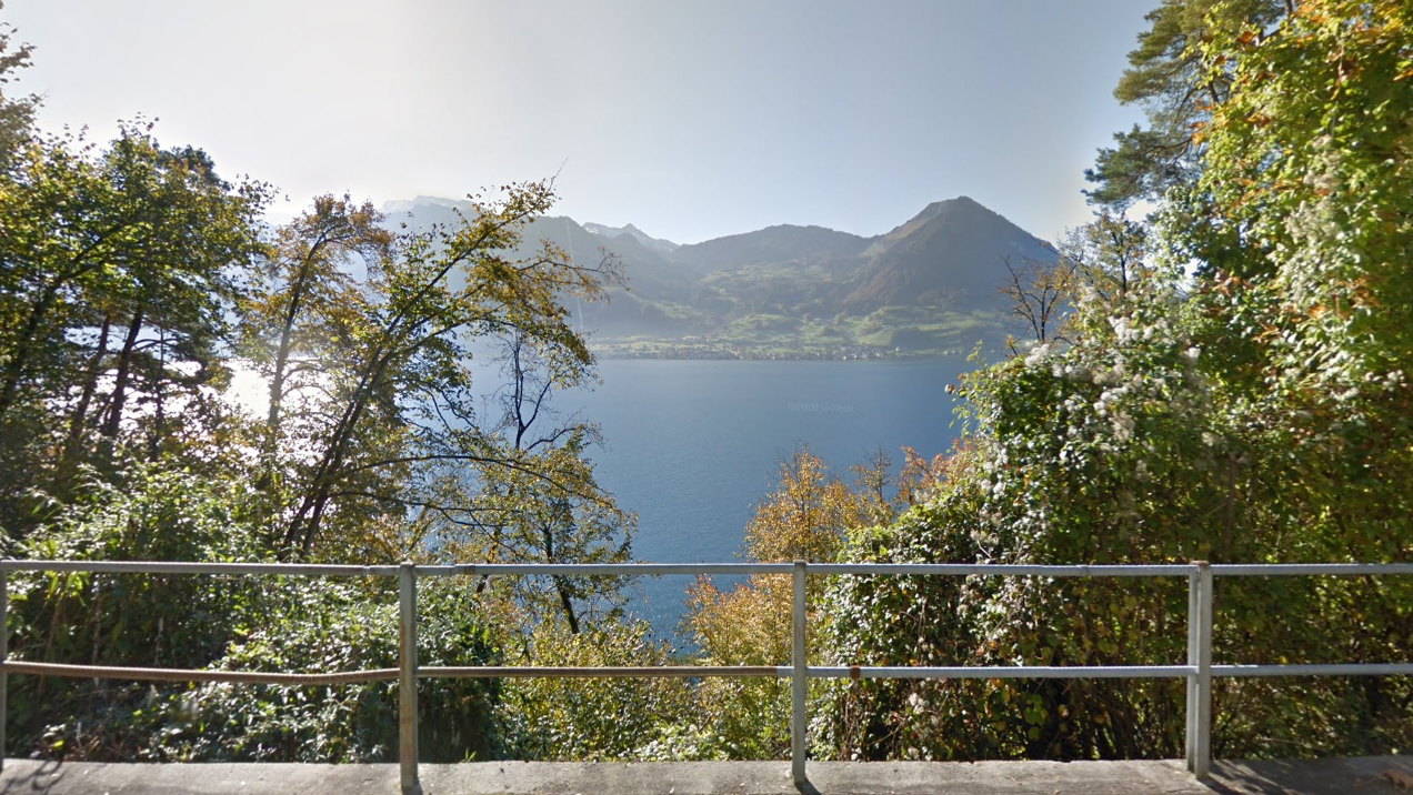 Vierwaldstättersee und die Berge im Hintergrund.