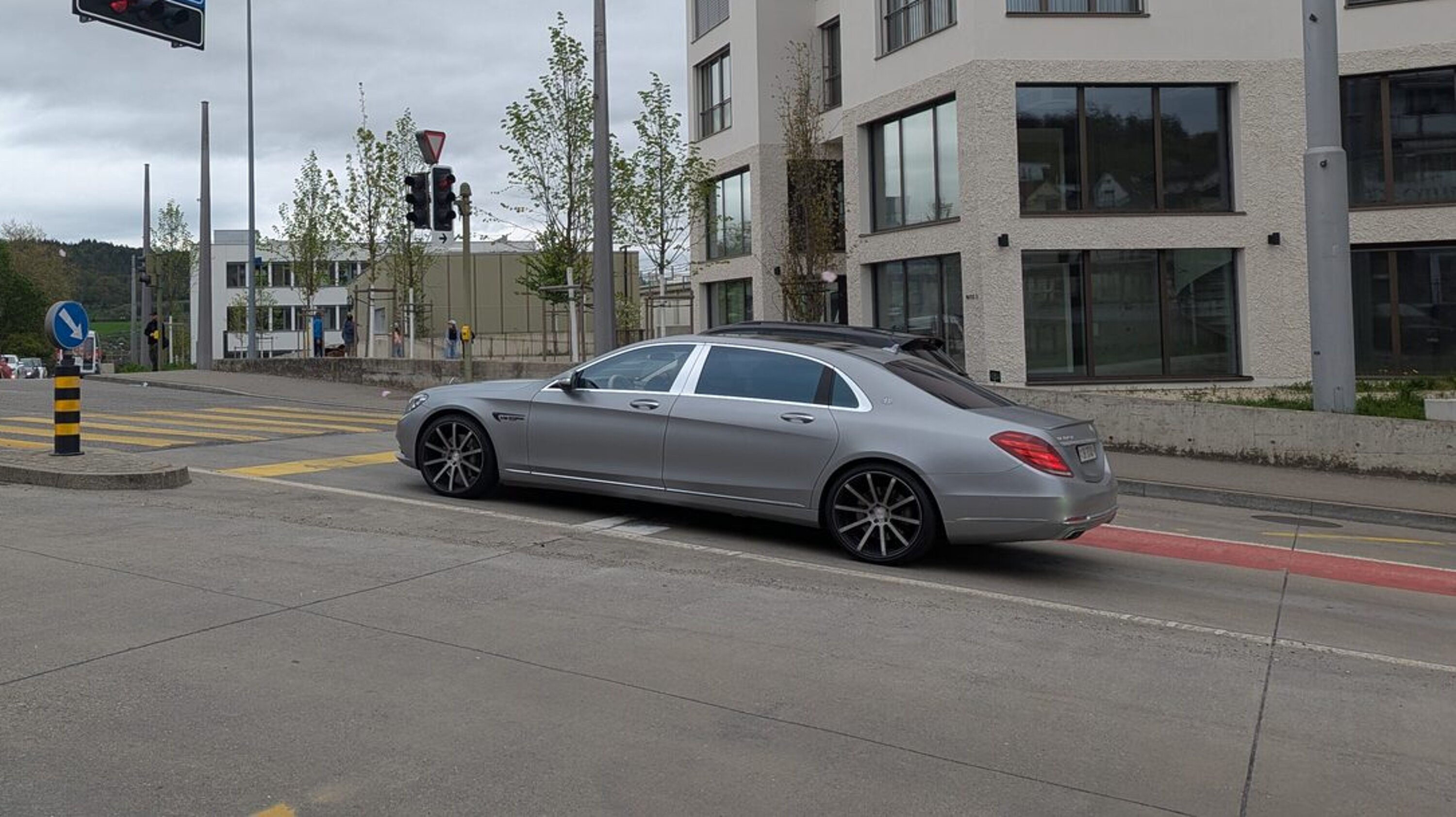 Fahrzeug an einer Ampel