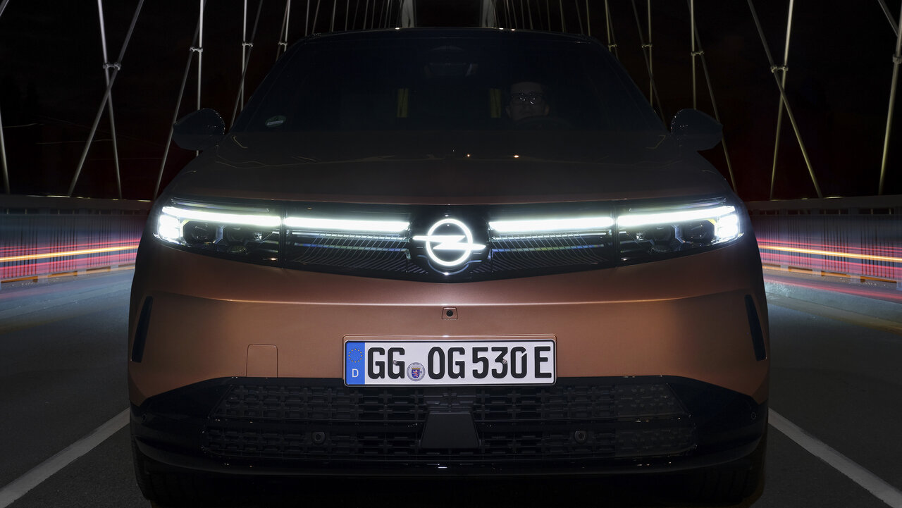Beleuchtetes Opel-Logo