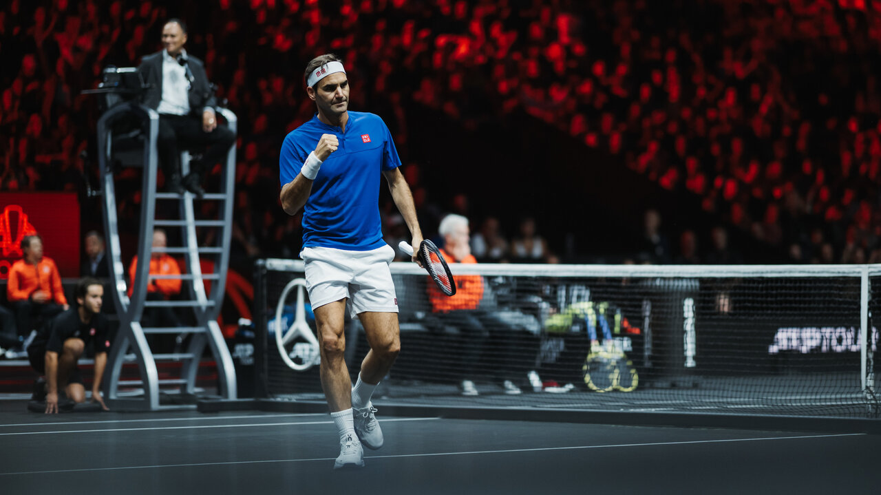 Roger Federer ballt Faust als Siegesgeste auf dem Tennisplatz
