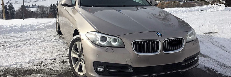 Die Kantonspolizei Zürich nahm mit einem zivilen Fahrzeug die Verfolgung auf. Dabei verwendeten sie Lichthupe, die Matrix, das Blaulicht und das Signalhorn. Symbolbild: Kantonspolizei Zürich