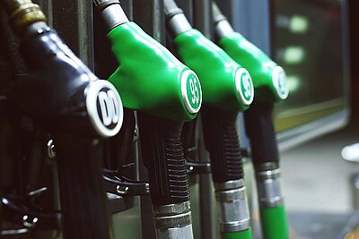 Wie viel Bioethanol-Anteil im Treibstoff ist sinnvoll? Darüber diskutiert aktuell die EU. Bild: Freepik